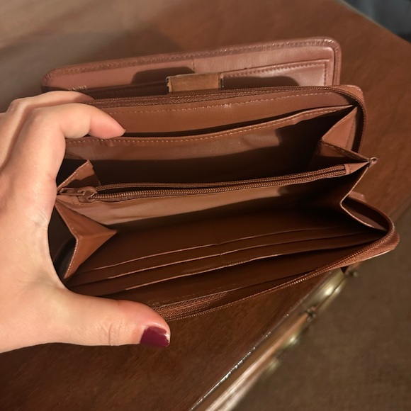 Buxton Brown Wallet - Picture 2 of 4